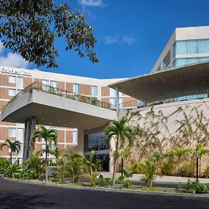 מלון Hilton Garden Airport