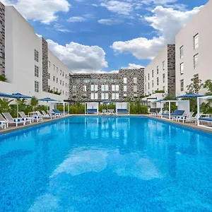 Hotell Express By Marriott Aeropuerto Riviera